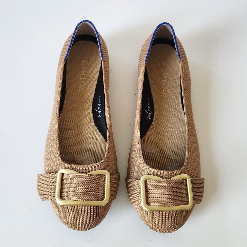 Rothys The Emblem Round Toe Ballet Flats 8.5 Camel Tan Buckle Vamp Coquette